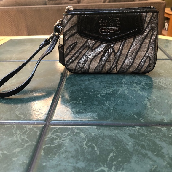 Coach Wristlet Y2K early 2000s Hangtag included - Picture 2 of 8